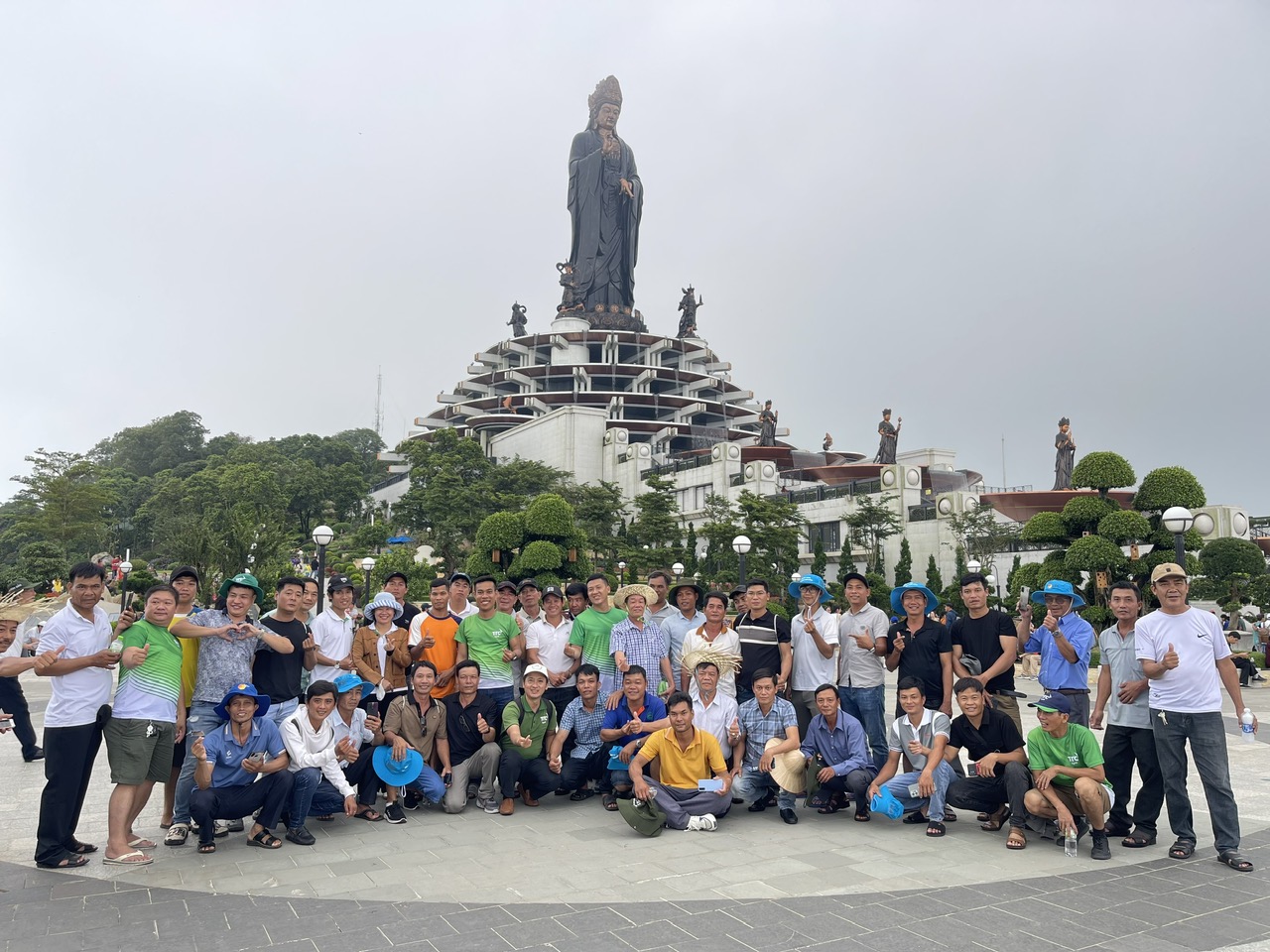 CHƯƠNG TRÌNH ĐƯA KHÁCH HÀNG GIA LAI, NINH HÒA, PHAN RANG VỀ THAM GIA CHẠY POWER RACING VÀ KẾT HƠP THAM QUAN NHÀ MÁY TTCAD TÂY NINH, VIÊN NGHIÊN CỨU