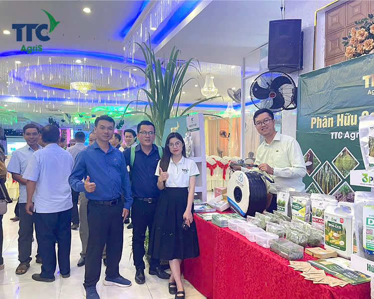 PHÂN HỮU CƠ TTC AGRIS VÀ SẢN PHẨM NÔNG NGHIỆP TẠI HỘI NGHỊ KHÁCH HÀNG NHÀ MÁY MÍA ĐƯỜNG TTC AGRIS.